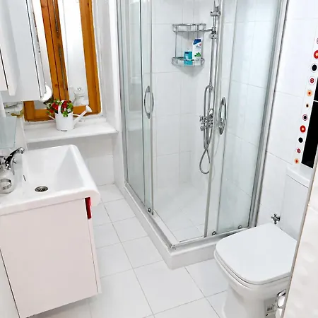 Istanberry - Outlet 3*